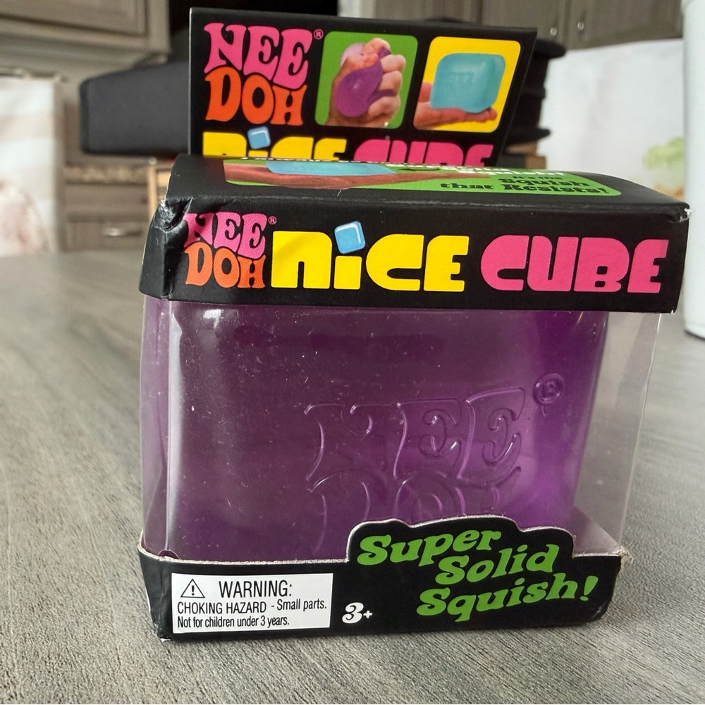 Nice Cube Super Solid Squish - Purple